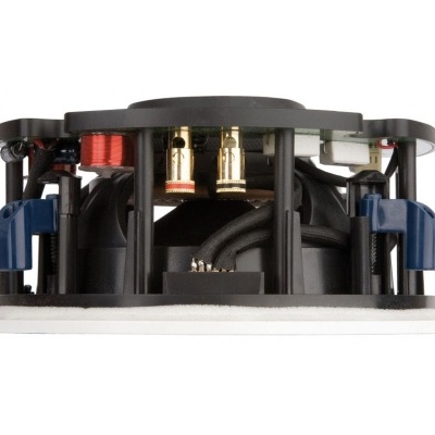 Altifalante embutido redondo com estrutura preta e suportes azuis