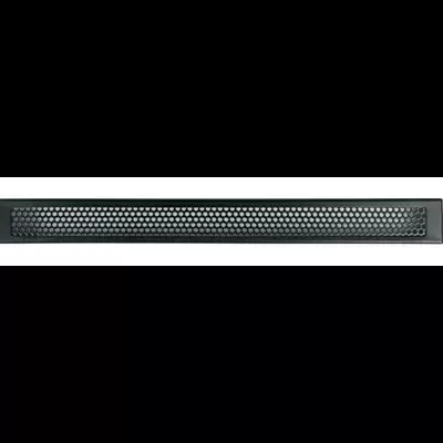 Peça metálica preta perfurada retangular