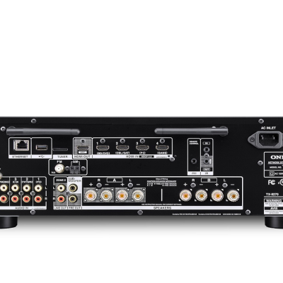 Amplificador Onkyo TX-RZ50 vista traseira com múltiplas conexões AV