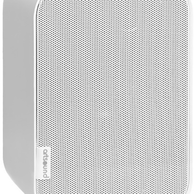 Coluna de som branca com grelha perfurada e etiqueta ctsound.