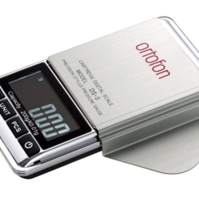 balança digital de bolso Ortofon DS-3A com visor LCD e tampa metálica