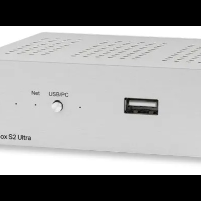 Caixa eletrónica branca Stream Box S2 Ultra com botões e porta USB