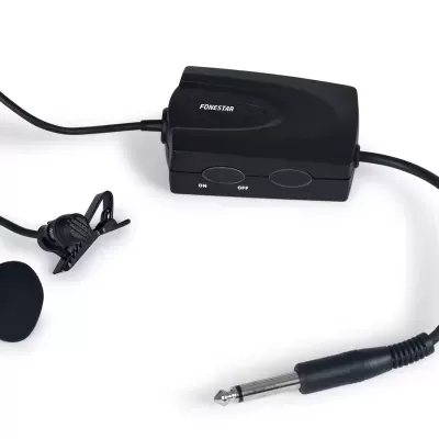 Microfone preto com clipe e unidade transmissora