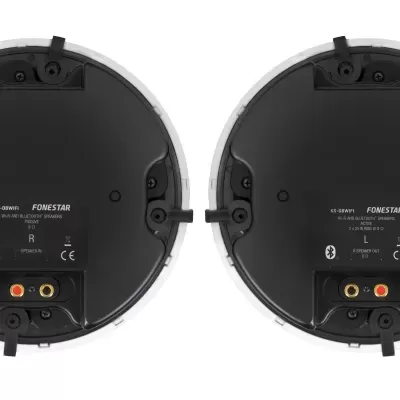 Parte traseira de dois altifalantes redondos FONESTAR KS-08WIFI preto e branco com textos e conexões de áudio