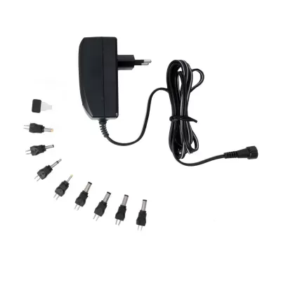 Carregador universal preto com vários adaptadores de pinos