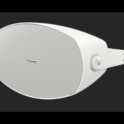 Coluna de som exterior branca com grelha frontal oval e suporte ajustável