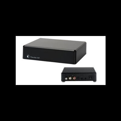 Aparelho eletrônico preto retangular com conexões traseiras em fundo branco