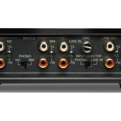 Amplificador com entradas e saídas RCA e seletor de entrada PHONO/LINE IN