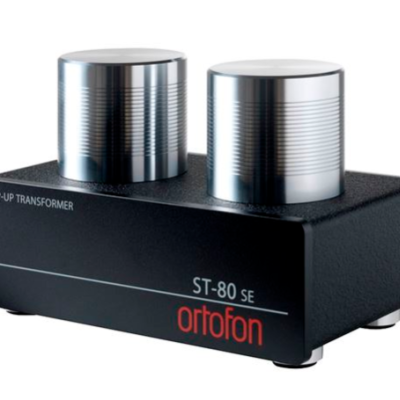 Transformador MC step-up Ortofon ST-80 SE preto com duas torneiras metálicas prateadas