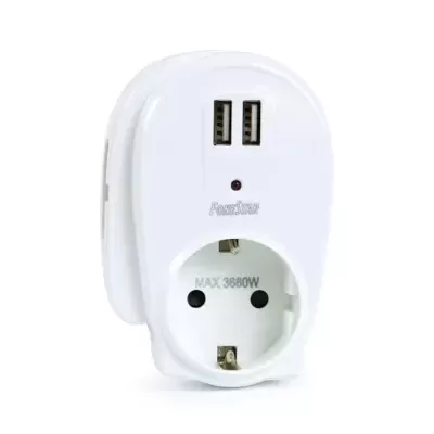Adaptador de tomada branco com duas portas USB e tomada europeia com texto MAX 3680W