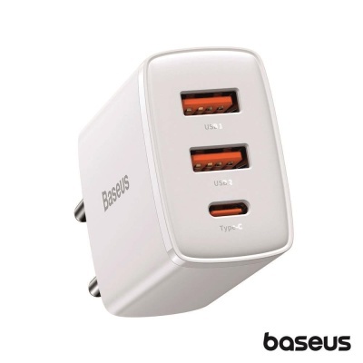 Carregador de parede branco Baseus com três portas USB