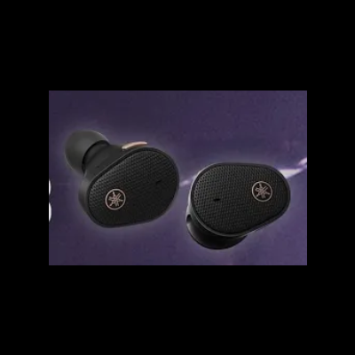 Auriculares intra-auriculares pretos com logotipo da Yamaha
