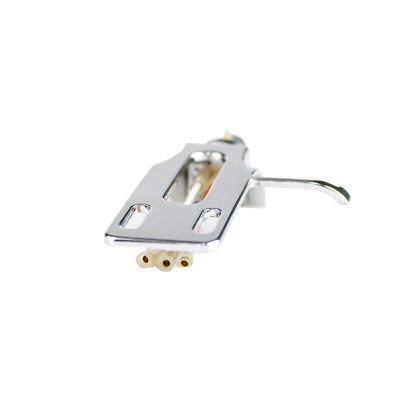 Cabeça de leitura para gira-discos prateada em fundo branco