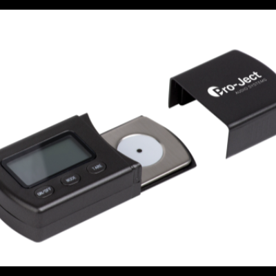 Controlador de disco de vinil Pro-Ject com ecrã digital e tampa removível preta