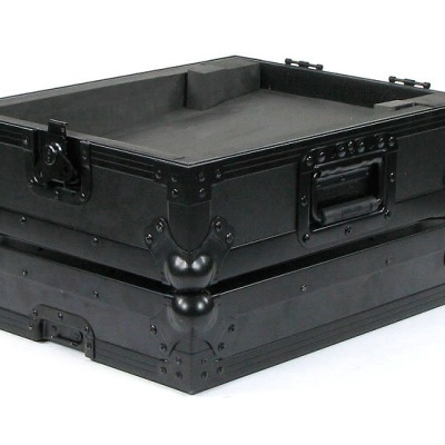 Caixa preta de transporte em alumínio com interior de espuma preta