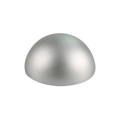 Semi-esfera metálica prateada com textura lisa
