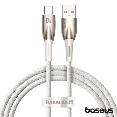 Cabo USB branco com conectores USB tipo A e USB-C com texto Baseus e 100W.