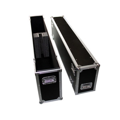 Dois cases de transporte retangulares pretos com bordas metálicas