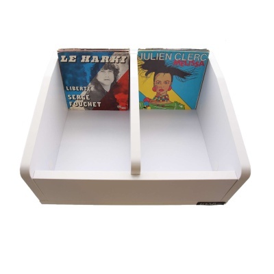 Expositor com vinis 'LE HARRI' e 'JULIEN CLERC MELISSA'