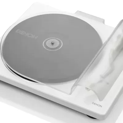 Gira-discos branco com prato cinzento e braço transparente