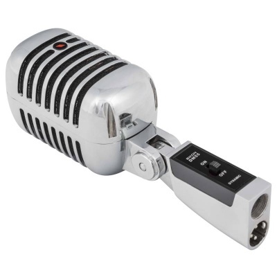 Microfone retro cromado com grelhas pretas e botão de volume digital