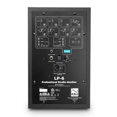Painel traseiro preto de monitor de estúdio profissional LP-6 da Kali Audio com conexões e instruções