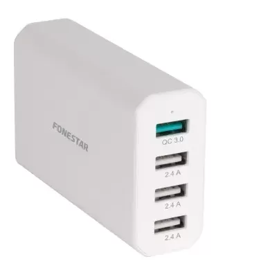 Carregador USB de parede branco com quatro portas e inscrições QC 3.0 e 2.4 A