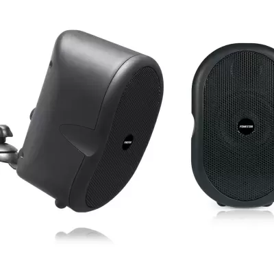 Par de colunas pretas com suporte e grelha frontal