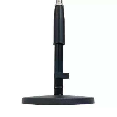 Base de suporte metálica e preta com tubo vertical e inscrição POWERTAN