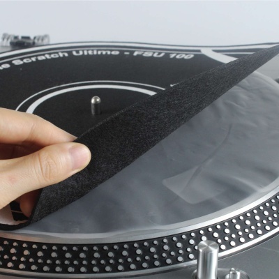 Touca de slipmat preta para gira-discos com texto visível