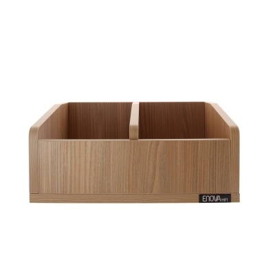 Organizador de madeira clara com divisória e etiqueta ENOHA HI-FI