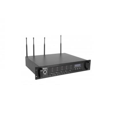 Equipamento electrónico preto com quatro antenas e visor frontal.