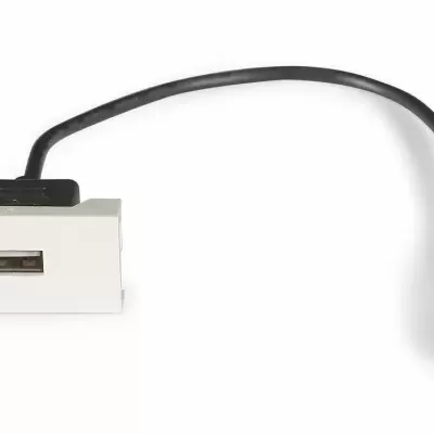 Cabo adaptador USB com conector USB fêmea branco e USB macho preto