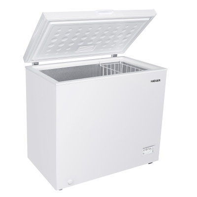 Congelador horizontal branco Haeger com tampa aberta e cesta metálica interior