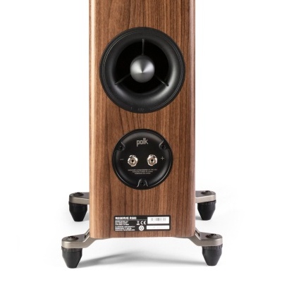 Coluna de som Polk em madeira castanha com painel traseiro e conectores