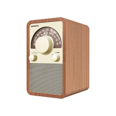 Rádio retro de madeira com mostrador circular e botões de controlo