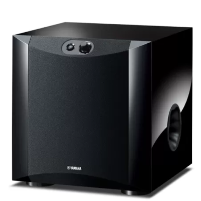 Subwoofer Yamaha preto com acabamento brilhante e textura na frente