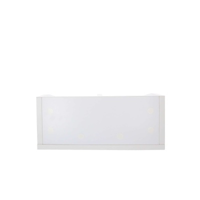 Balcão de receção branco com iluminação frontal