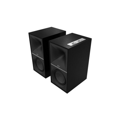 Par de colunas pretas de madeira com woofer circular e design trapezoidal