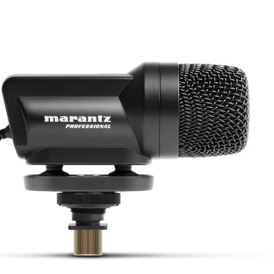 Microfone profissional preto Marantz com grelha metálica e base ajustável