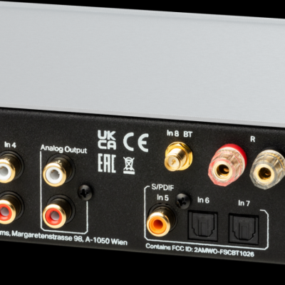 Receptor áudio com múltiplas entradas RCA e conectores SPDIF em caixa metálica