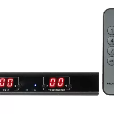 Receptor HDMI Extender Matrix preto com ecrãs digitais vermelhos e controlo remoto cinzento