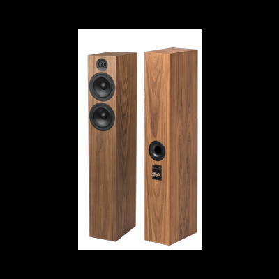 Colunas de som de chão em madeira castanha clara com altifalantes pretos e orifício traseiro