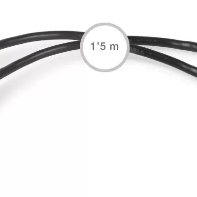 Cabos de áudio XLR pretos com conectores metálicos prateados