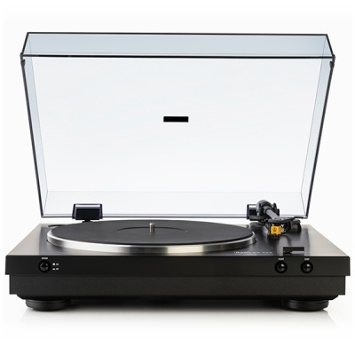 Toca-discos moderno preto com tampa transparente