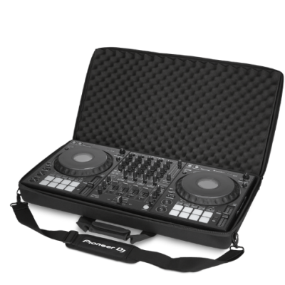 Controlador DJ Pioneer DDJ-1000 dentro de mala preta com interior almofadado