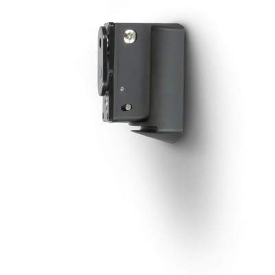 Suporte ou suporte de parede preto fixado a parede branca