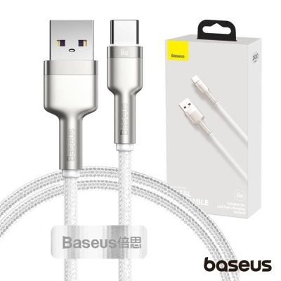 Cabo Baseus USB-A para USB-C prateado com revestimento em nylon trançado.