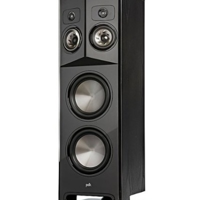 Coluna de som preta da marca Polk com múltiplos altifalantes e suporte numa superfície branca.