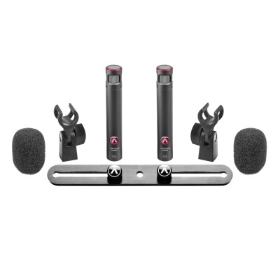 Conjunto de microfones de estúdio Manfrotto com acessórios em fundo branco